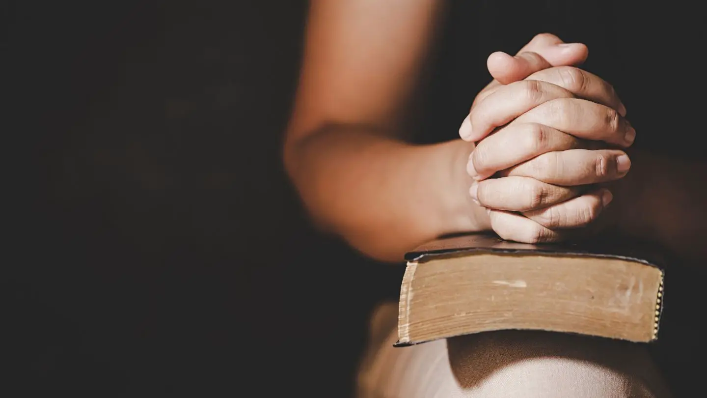 20 Uplifting Prayers for Strength That Empower and Inspire